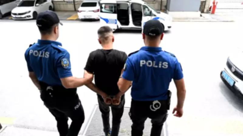 Kırmızı bültenle aranan şahıs Çukurova Havalimanı'nda yakalandı