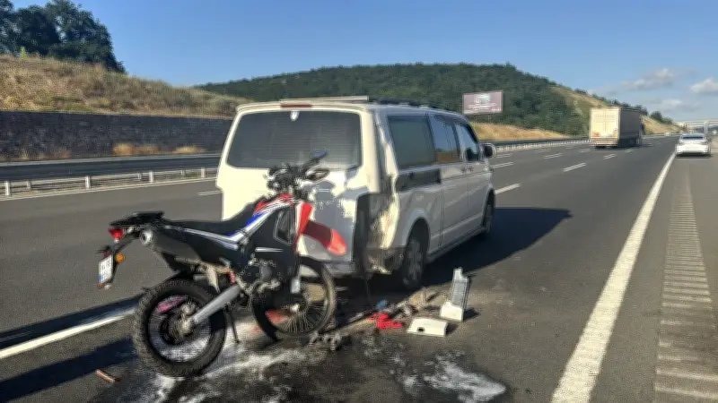 Kuzey Marmara Otoyolu'nda motosiklet minibüse çarptı: 1 ölü