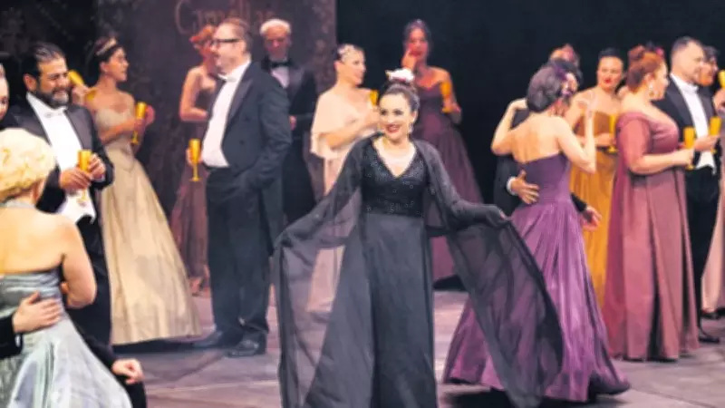 La Traviata AKM'de Büyük Beğeni Topladı
