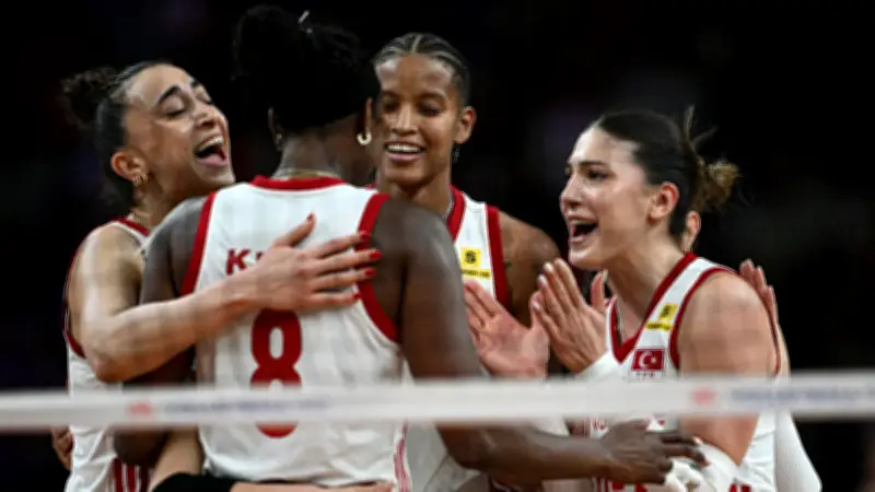 İletişim Başkanı Duran'dan A Milli Kadın Voleybol Takımı'na Tebrik