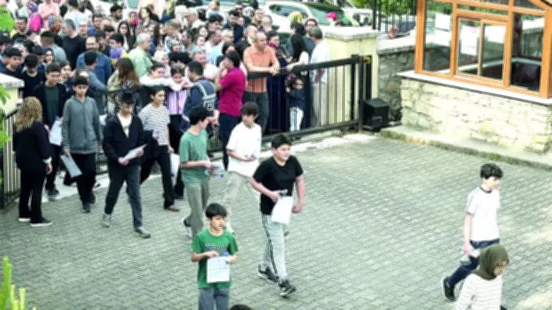 LGS'de 1 milyon 22 bin öğrenci ter döktü: Sorular yorum ağırlıklıydı