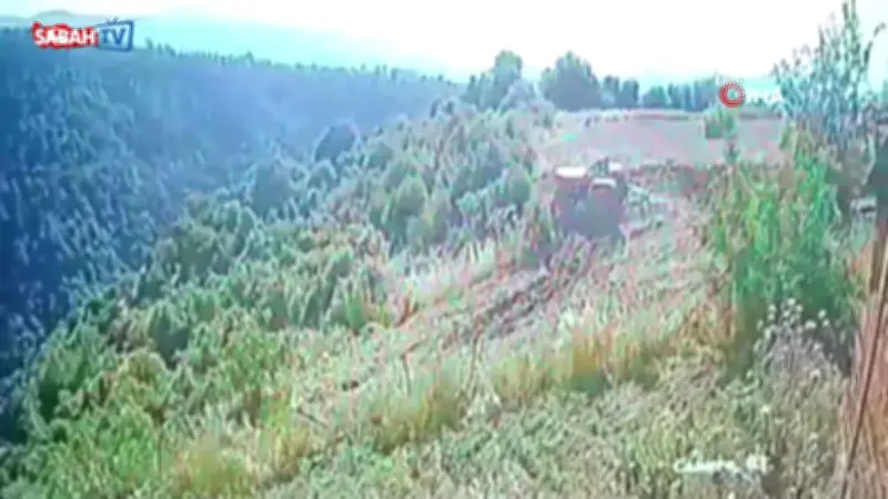 Manisa'da Traktör Devrildi: Çiftçi Hayatını Kaybetti, Kaza Anı Kamerada