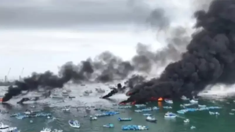 Manta Balıkçı İskelesi'nde Çıkan Yangında 2 Kişi Yaralandı, 35 Tekne Zarar Gördü