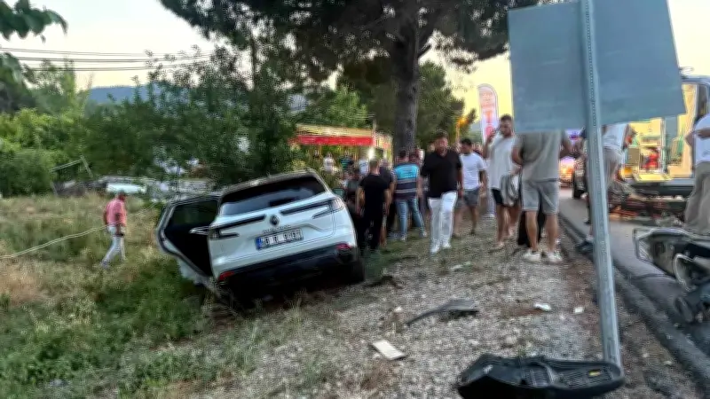 Marmaris-Datça Yolunda Motosiklet Otomobilin Altında Kaldı: 1 Yaralı