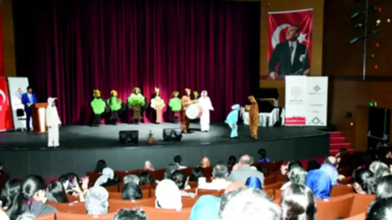 Mevlana İdris Zengin Batman'da Tiyatroyla Anıldı