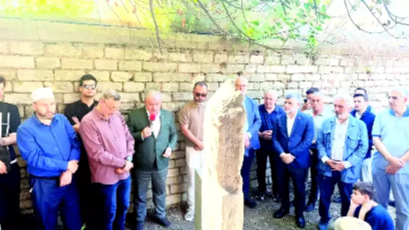 Mevlana İdris Zengin kabri başında anıldı