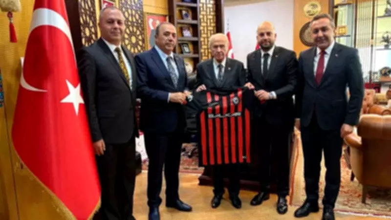 MHP Lideri Bahçeli'ye Çorum FK Forması Takdim Edildi