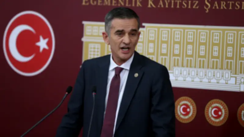 Ümit Dikbayır CHP'den istifa etti: 'Parti kişisel hesaplaşmaların aracı oldu'