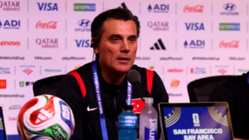 Montella'dan Paraguay maçında 3 değişiklik: Mert, Yunus ve Kenan ilk 11'de
