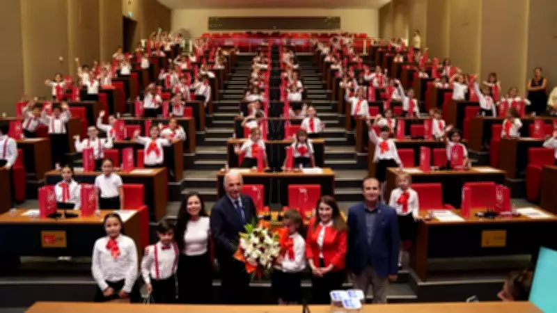 Ümraniye'de 120 öğrenciye tablet dağıtıldı