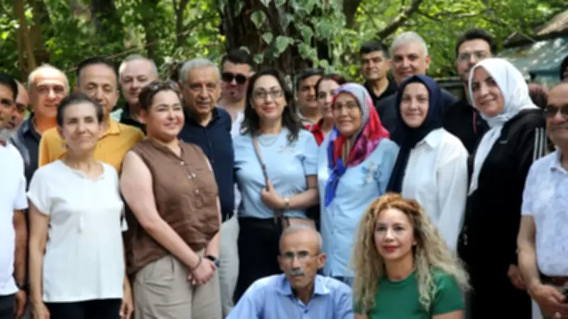 'Mucize Kalpler' Buluşması: Kalp Nakliyle Hayata Tutunan 140 Hasta Doktorlarıyla Bir Araya Geldi