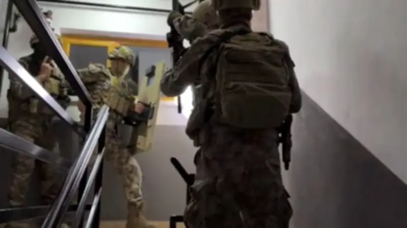 NATO Zirvesi öncesi operasyon: 6 kişi tutuklandı