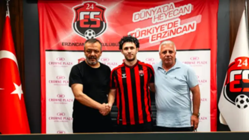 Onur Ural, Erzincanspor'a imza attı! 29 yaşındaki sağ bek resmen açıklandı