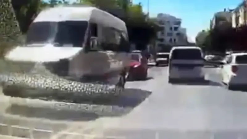 Çorlu'da motosiklet iki araca çarptı: 1 yaralı