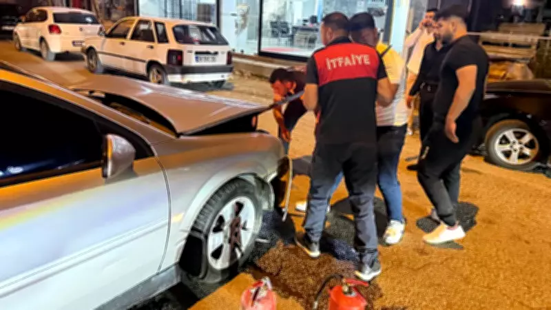 Osmaniye Düziçi'nde İki Otomobil Çarpıştı: 3 Yaralı Hastaneye Kaldırıldı