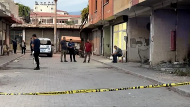 Osmaniye'de sokak ortasında bıçaklı kavga: 66 yaşındaki adam hayatını kaybetti