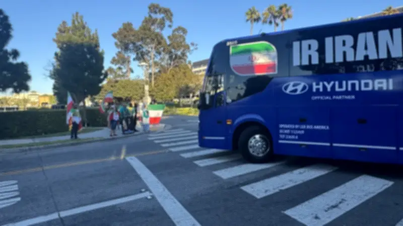 İran Milli Takımı'na Los Angeles'ta Protesto