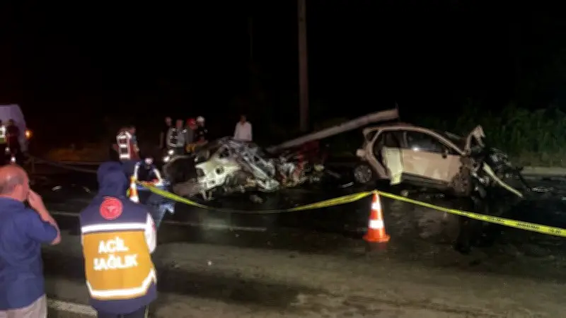 Rize'de Kaza: 3 Ölü, 4 Yaralı! Araçlar Alev Aldı