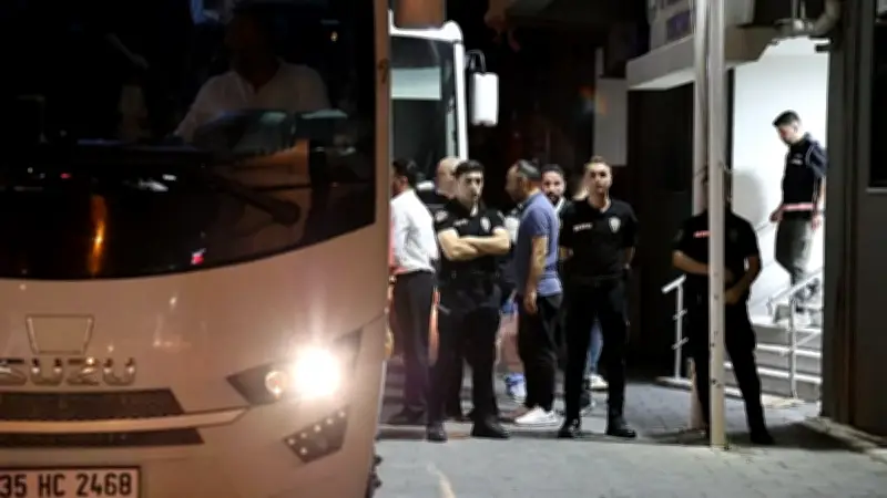 Seferihisar Belediyesi rüşvet soruşturmasında 20 şüpheli adliyeye sevk edildi