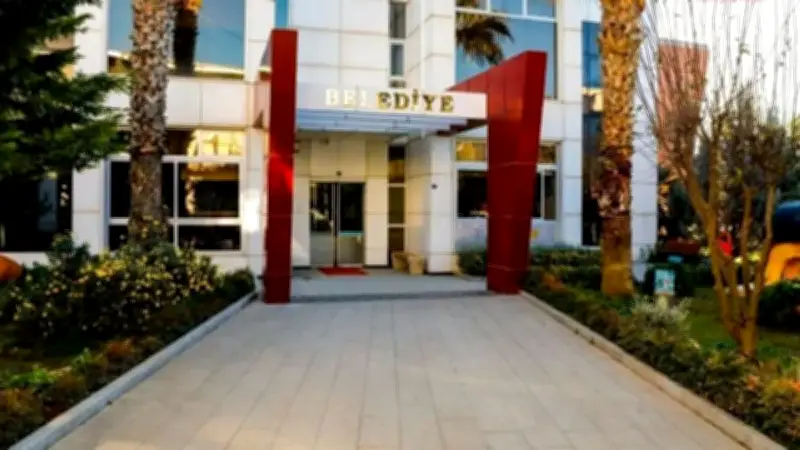 Seferihisar Belediyesi yolsuzluk operasyonu Güzelbahçe Belediyesi’ne uzandı