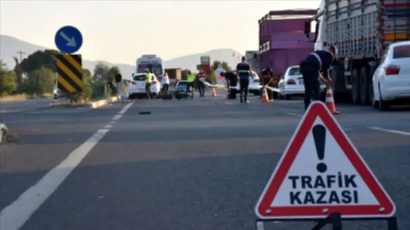 Silivri'de yolcu minibüsü devrildi: 2 ölü, 10 yaralı