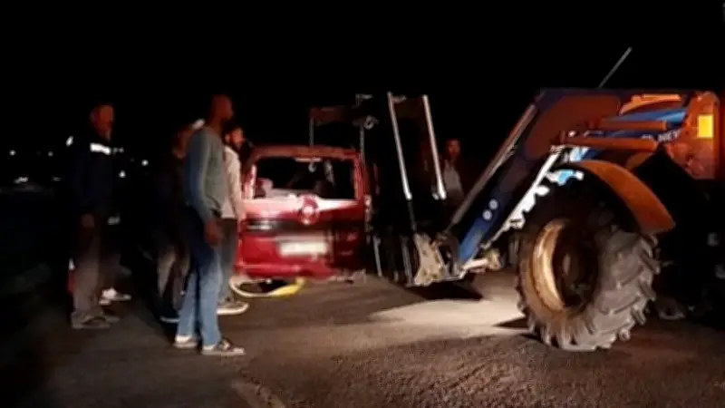 Sivas'ta iki araç çarpıştı: 6 kişi yaralandı