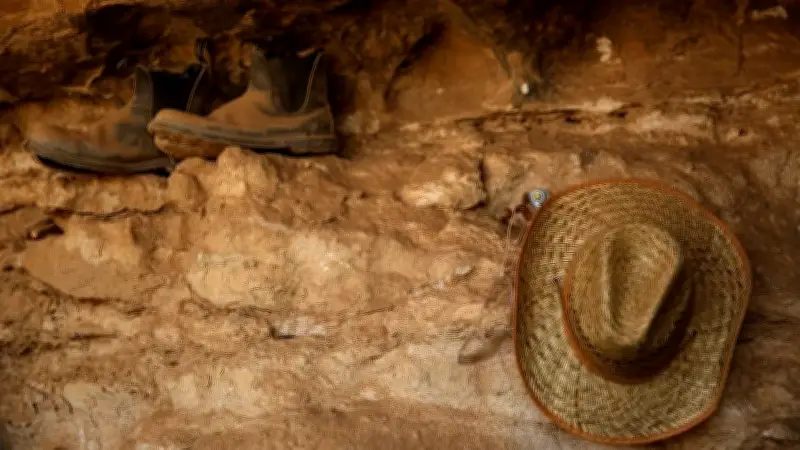 İskoçya'da 2000 yılında bulunan mezarda kadın iskeletinin kemikleri alet yapılmış