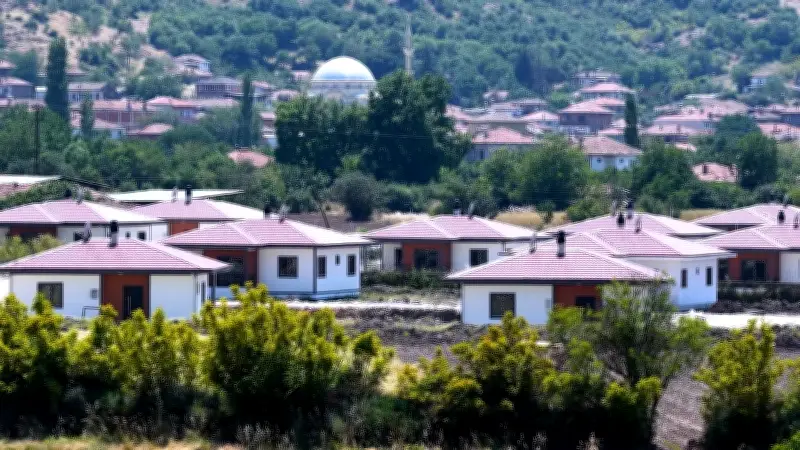 Sındırgı'da Depremzedeler İçin 1180 Bağımsız Bölüm İnşa Ediliyor