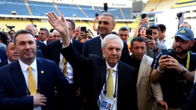 Son dakika transfer haberi: Fenerbahçe sol bek için yıldız ismi hedefe koydu