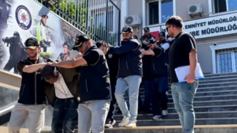 Sosyal Medyada Aşk Tuzağı: Hong Konglu Kadına 2.5 Milyon Dolar Vurgun