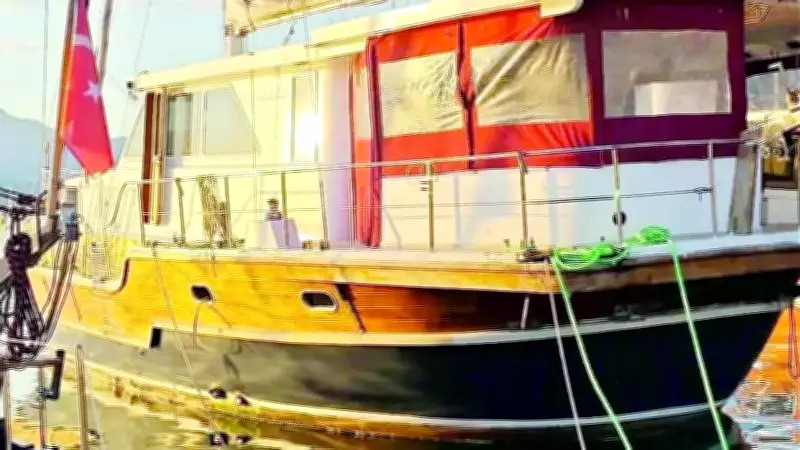 İsrail saldırısında batırılan yardım teknesinin parçaları Gazze kıyılarına ulaştı