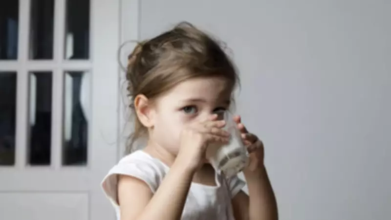 Süt İçince Karın Ağrısı Çeken Çocuklarda Laktoz İntoleransı Uyarısı