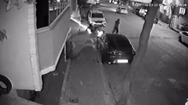 İstanbul Esenyurt'ta Silahlı Çatışma: Dehşet Anları Kamerada