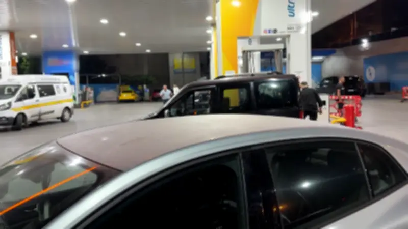 İstanbul Eyüpsultan'da akaryakıt istasyonuna silahlı saldırı: 3 yaralı