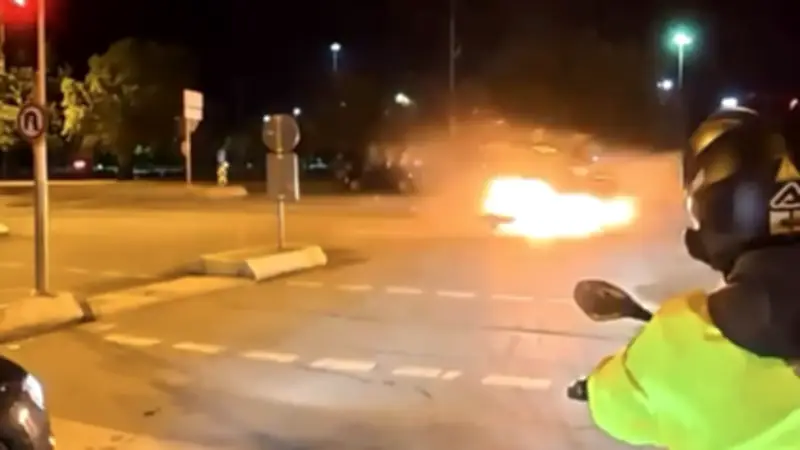 İstanbul Maltepe'de Feci Kaza: Hızla Çarpıştı, Patlama Yaşandı! 3 Yaralı