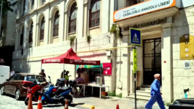 İstanbul'da YKS Heyecanı: Öğrenciler Sınavda, Veliler Dışarıda Ter Döktü