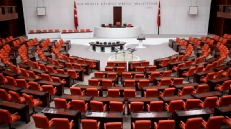 TBMM'de sandalye dağılımı değişti: AK Parti 277, CHP 136