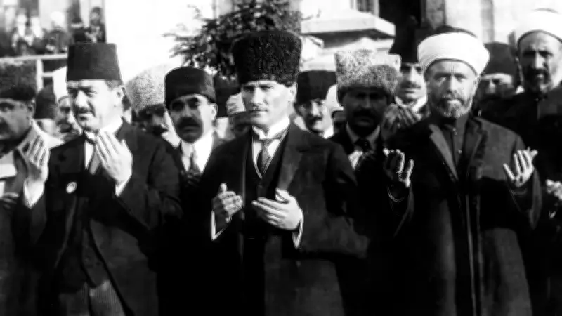 Tek Parti Döneminde Dini Çevreler: Uyum mu, Zorunluluk mu?