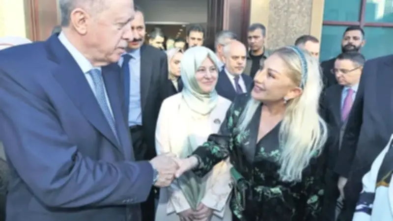 TÜRGEV'in 30. yılında sanat dünyası buluştu: 'Kız çocukları dünyayı kurtaracak'