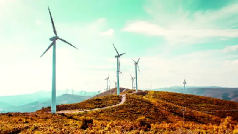 Türkiye yenilenebilir enerjide küresel sıralamada yükseldi: Rüzgarda 5., güneşte 10.