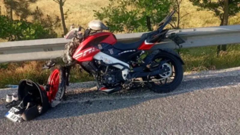 Uşak'ta Motosiklet Kamyona Arkadan Çarptı: Sürücü Hayatını Kaybetti