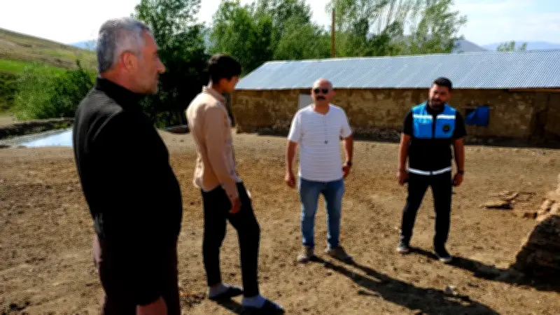 Van'da Kuduz Vakası: Mahalle Karantinaya Alındı, Ekipler Uyardı