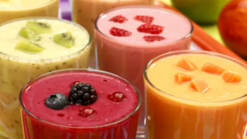 Yaz Aylarında Hem Serinleten Hem Tok Tutan 4 Sağlıklı Smoothie Tarifi