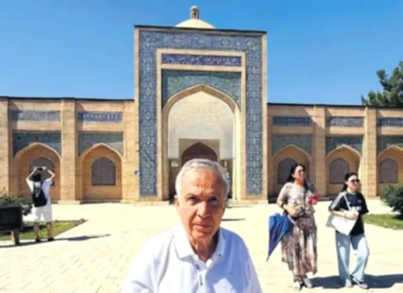 Özal’ın Mezarına Toprak Buhara’dan