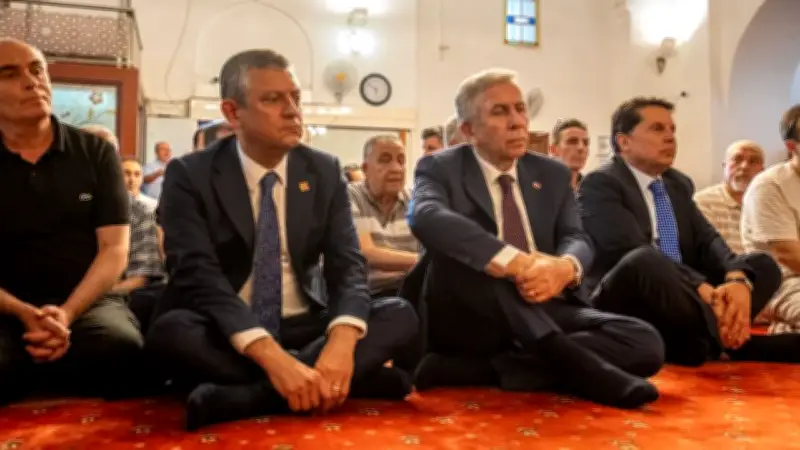 Özel ve Yavaş, Manisa'da Ferdi Zeyrek için düzenlenen mevlide katıldı