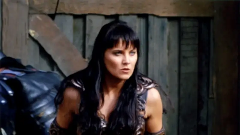 Zeyna'nın Yıldızı Lucy Lawless 58 Yaşında Fit Haliyle Hayranlarını Şaşırttı