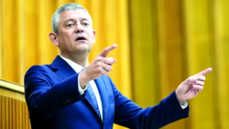 Özgür Özel'den mutlak butlan sonrası iki parti planı