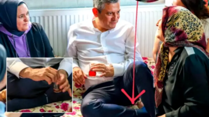 Özgür Özel'in çorabındaki detay dikkat çekti