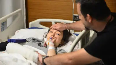Adana'da 12. Kattan Düşen Ecrin Mucize Kurtuldu: Babasına 'Sizi Bırakmayacağım' Dedi