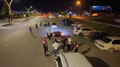 Aksaray'da Gece Yarısı Şok Uygulama: Araçlar ve Şahıslar Didik Didik Arandı